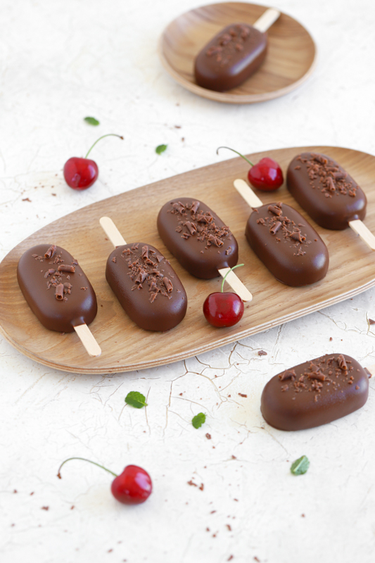 Čokoladne cakepopsicles z višnjami Leaneen recept